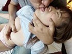 発掘し隊 天然原石少女 熊本阿蘇山の麓で出張現地生撮り ヨダレの出るほどナイスバディな方言萌え〜なGカップちゃん まゆ　サンプル画像06